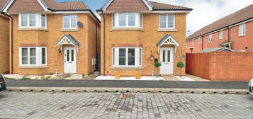 4 bed detached house for sale