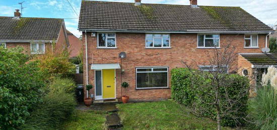 3 bed semi-detached house to rent