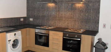 Room to rent in Back West Street, Sowerby Bridge HX6