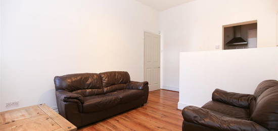 Flat to rent in Dinsdale Road, Sandyford, Newcastle Upon Tyne NE2