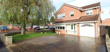 4 bedroom detached house to rent