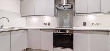 Flat for sale in London Road, St.Albans AL1