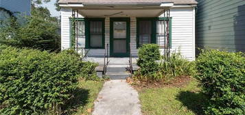 1010 Wolf St, Savannah, GA 31401