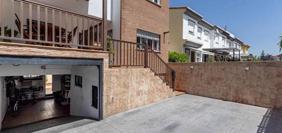 Casa adosada en venta en Barrio de la Vega