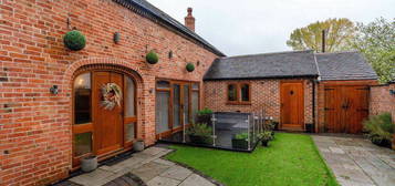 3 bed barn conversion for sale