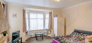 Studio to rent in Central Park Road, London E6