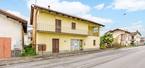 Casa indipendente in vendita in via Laghi di Avigliana, 8