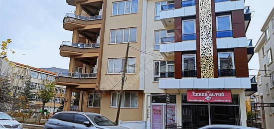 SELÇUKLUDAN ÖĞRETMENEVİ YANINDA SIFIR GİBİ KİRALIK 3+1 DAİRE