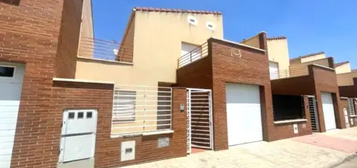 Casa adosada en calle del Alcalde Juan Rojo Vallejo