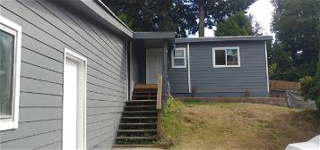 1555 Underwood Ave, Coos Bay, OR 97420