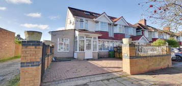 5 bedroom semi-detached house to rent