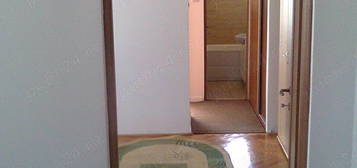 de inchirial apartament 2 camere cetate