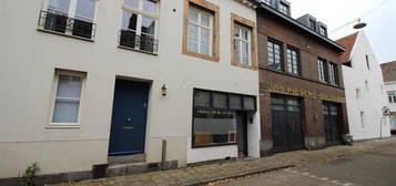 Semi-studio for rent located at Jekerstraat in