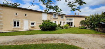 Vente maison 9 pièces 260 m²