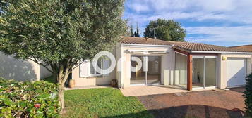 Maison de plain-pied  à vendre, 3 pièces, 2 chambres, 83 m²