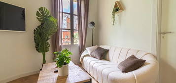 VLF2A2R3- Hab. in a very bright apartment in Eixample