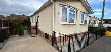 Bungalow to rent in Lea Park Home Estate, Boston PE21