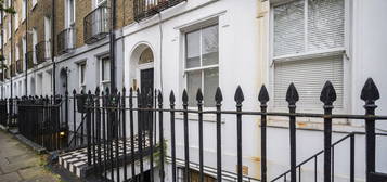 Flat to rent in Cosway Street, Marylebone, London NW1