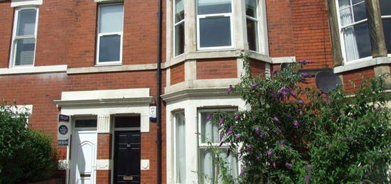 4 bed flat to rent