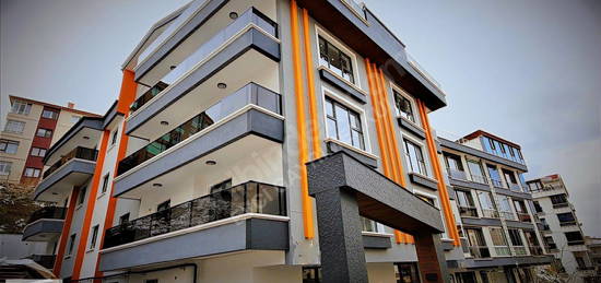 KIRKKONAKLAR'DA CADDE YAKINI, SIFIR, ÖN CEPHEDE KATTA 3+1 DAİRE