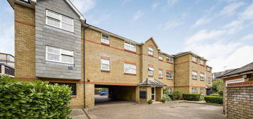 Flat for sale in Tersha Street, Richmond TW9