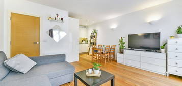 Flat for sale in Sydenham Road, Croydon CR0