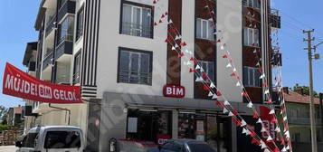 Kapalı otoparklı 3+1 güney cephe altında bim market olan