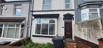 3 bed semi-detached house to rent