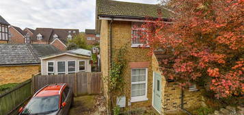 2 bed semi-detached house for sale