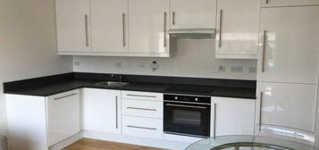 2 bed flat to rent