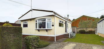 2 bed detached bungalow for sale