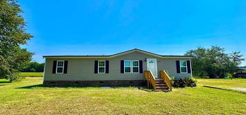 4002 Governors Rd, Kelford, NC 27847