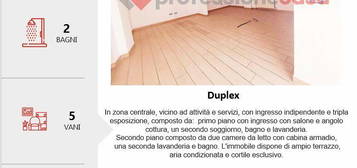 Duplex indipendente con cortile