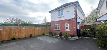 2 bed detached house for sale