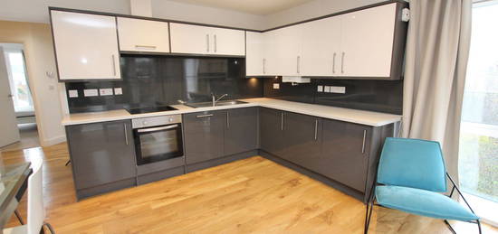 Flat to rent in Elm Walk Place, Cranmer Street, Nottingham NG3