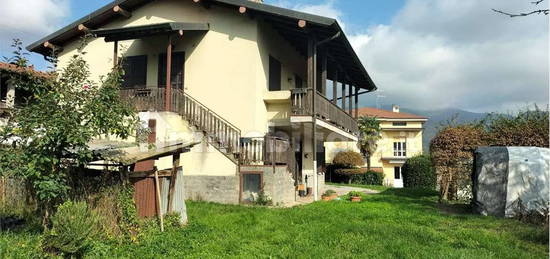 Villa unifamiliare, buono stato, 350 m², Almè