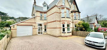 5 bedroom semi-detached house for sale