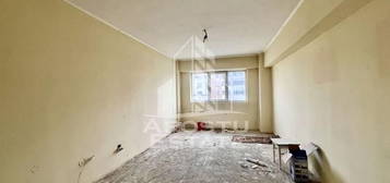 Apartament 4 camere, decomandat, etaj intermediar, Simion Barnutiu