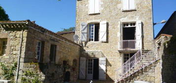 Maison de caractere ancienne de 250m2 hab dans un parc de 2400m2