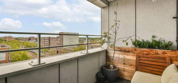 Studio au dernier étage avec terrasse à Orléans