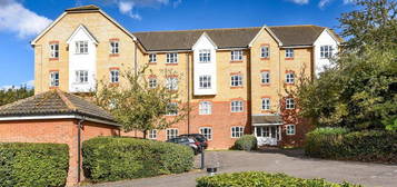 Flat to rent in Friarscroft Way, Aylesbury HP20