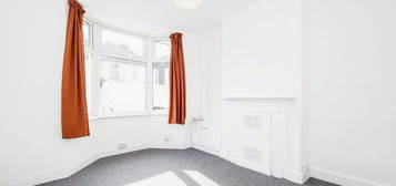 2 bed terraced house to rent