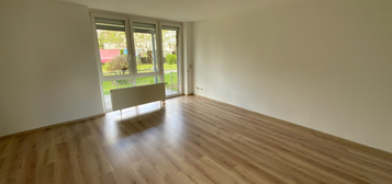 große 2 Raum Wohnung mit Balkon und Garage!