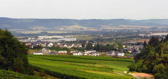 Moderne Neubauwohnung in ruhiger Lage mit traumhaften Balkon