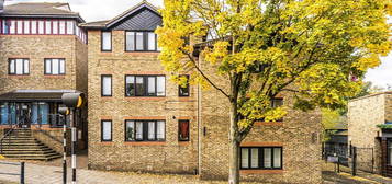 Flat for sale in Waldegrave Road, Teddington TW11