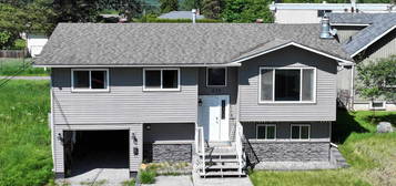 679 JONES STREET, Quesnel, British Columbia 