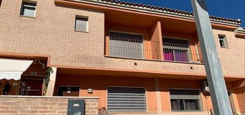 Casa adosada en venta en Cr de Mula, Ceutí