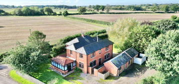 6 bedroom detached house for sale