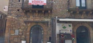 Casa indipendente in vendita in via Capizzi, 39