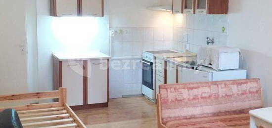 Pronájem bytu 1+kk 26 m², Jiráskovo náměstí, Kolín